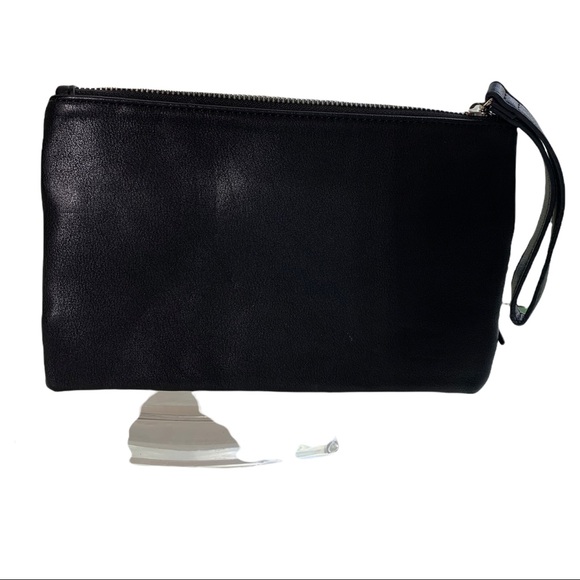 EXPRESS PEBBLED FAUX LEATHER TASSLED BLACK WHITE AND SILVER ZIP WRISTLET - Picture 8 of 16